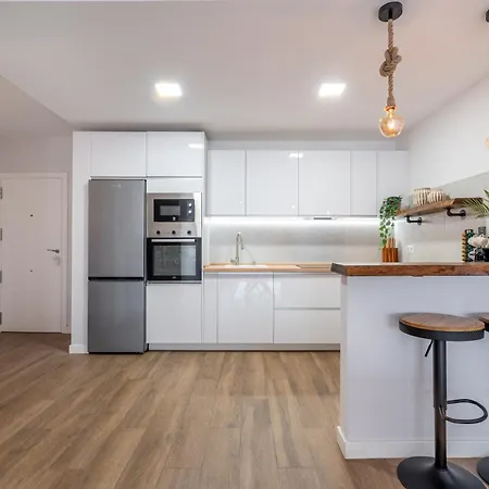 Luxury Heart Of With Parking Εστεπόνα